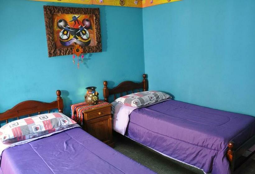 Номер Стандарт Совместная Ванная, Hostel Copacabana La Quiaca