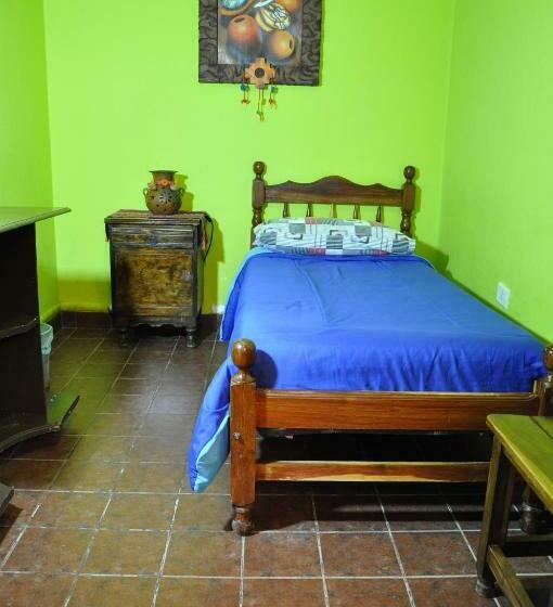 Номер Стандарт Индивидуальный Совместная Ванная, Hostel Copacabana La Quiaca