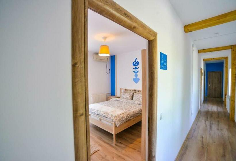 חדר סטנדרט עם מרפסת, Pensiunea Complex Castalia