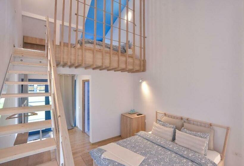 חדר משפחתי, Pensiunea Complex Castalia