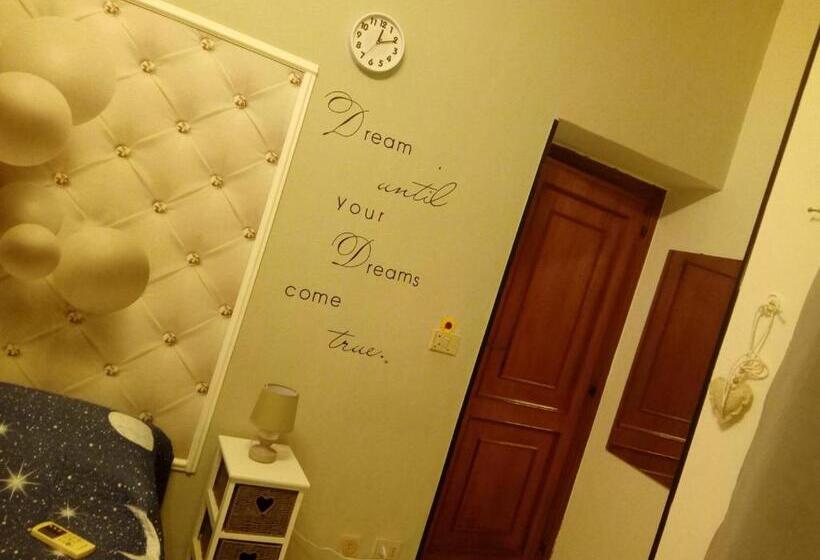 Standard Room Shared Bathroom, Home Gio Summer