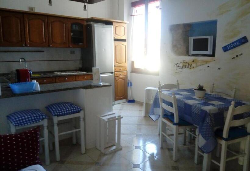 Standard Room Shared Bathroom, Home Gio Summer