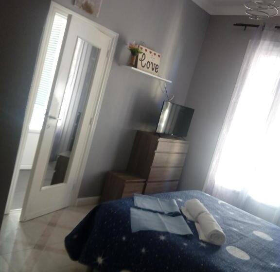 Standard Room Shared Bathroom, Home Gio Summer