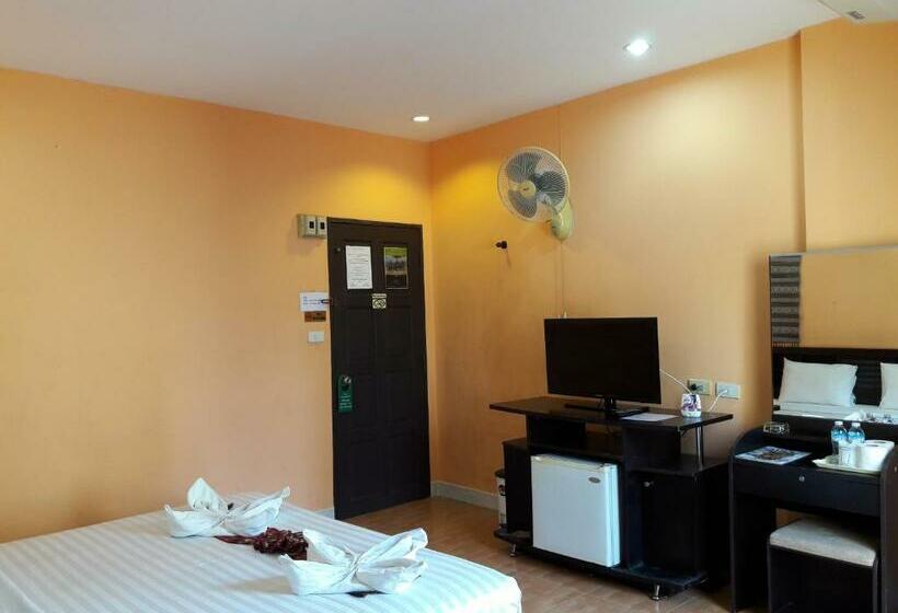 חדר סטנדרט עם מרפסת, Green Mango Guesthouse Hostel