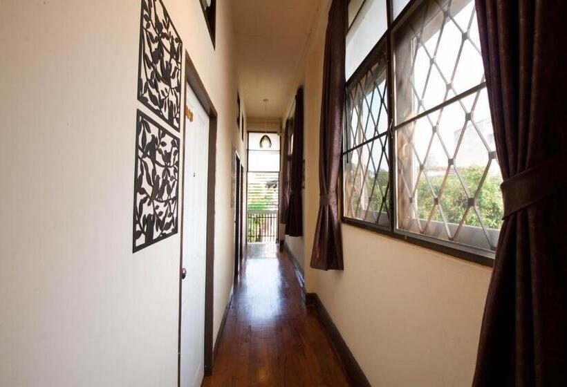 غرفة قياسية حمام مشترك, Ashi Poshtel