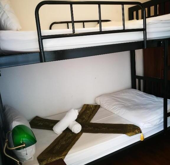 غرفة قياسية حمام مشترك, Ashi Poshtel