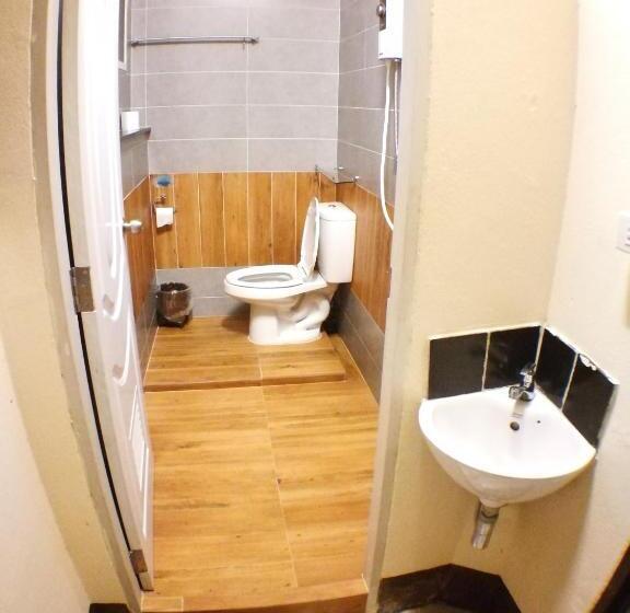 غرفة قياسية حمام مشترك, Ashi Poshtel