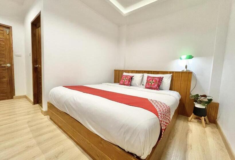 غرفة سوبيريور سرير كينج, Ashi Poshtel