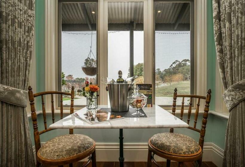 סוויטה אקזקיוטיב, Tallawarra Homestead