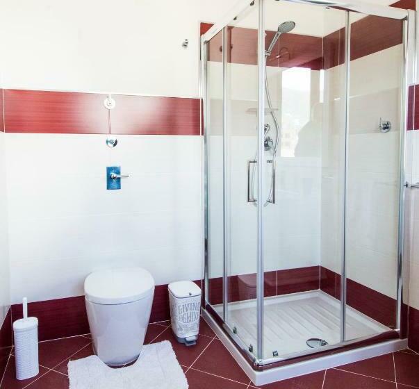 חדר סטנדרט לשלושה, Casa Granata