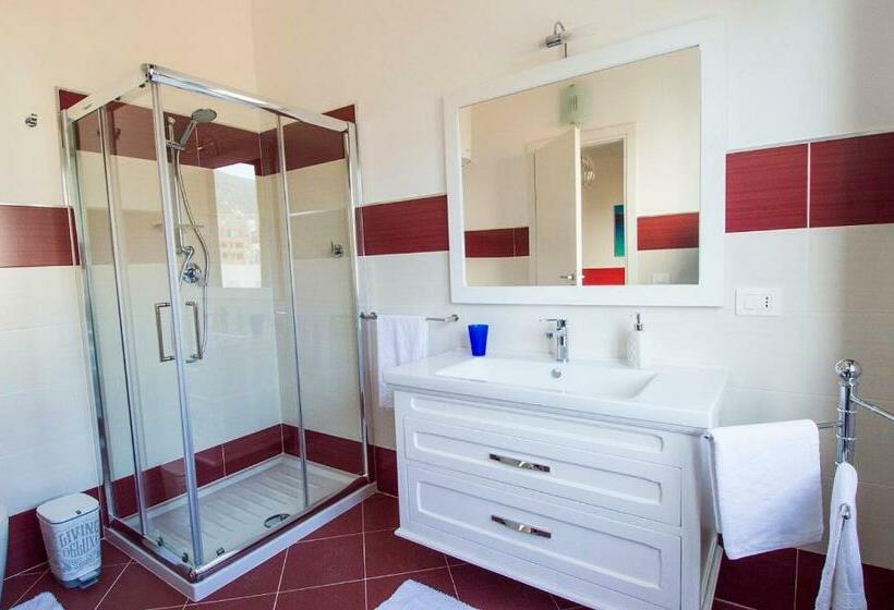 חדר סטנדרט לשלושה, Casa Granata