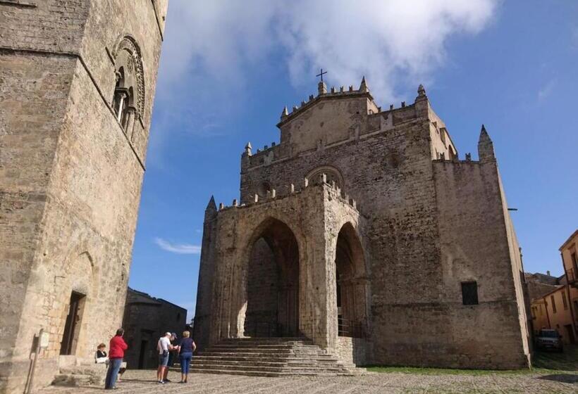 חדר סטנדרט לשלושה, Casa Granata