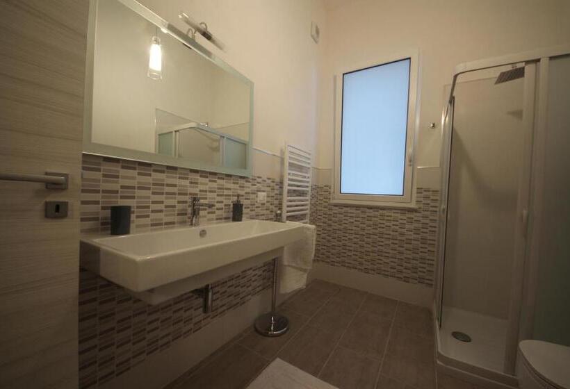 דירת חדר בקומת קרקע, Casa Granata