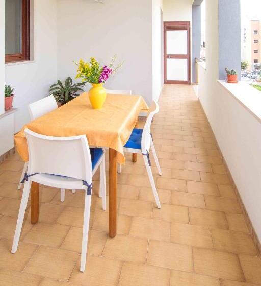 דירת חדר, Casa Granata