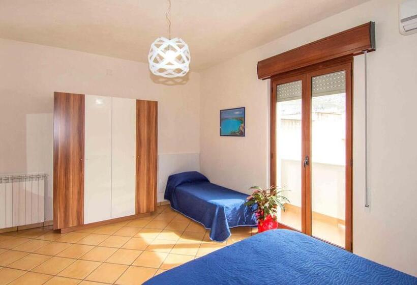 דירת חדר, Casa Granata