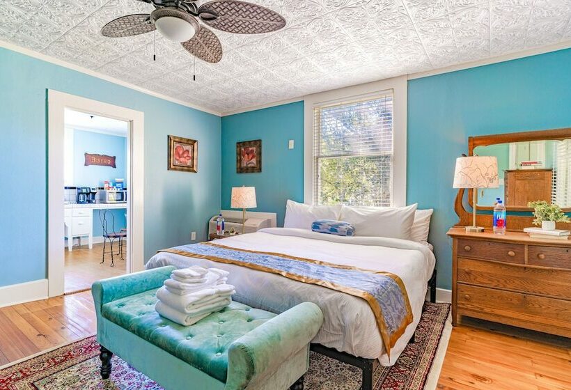 جناح, The Estate At Mount Dora