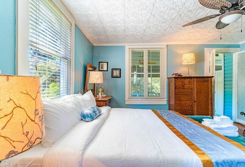 جناح, The Estate At Mount Dora