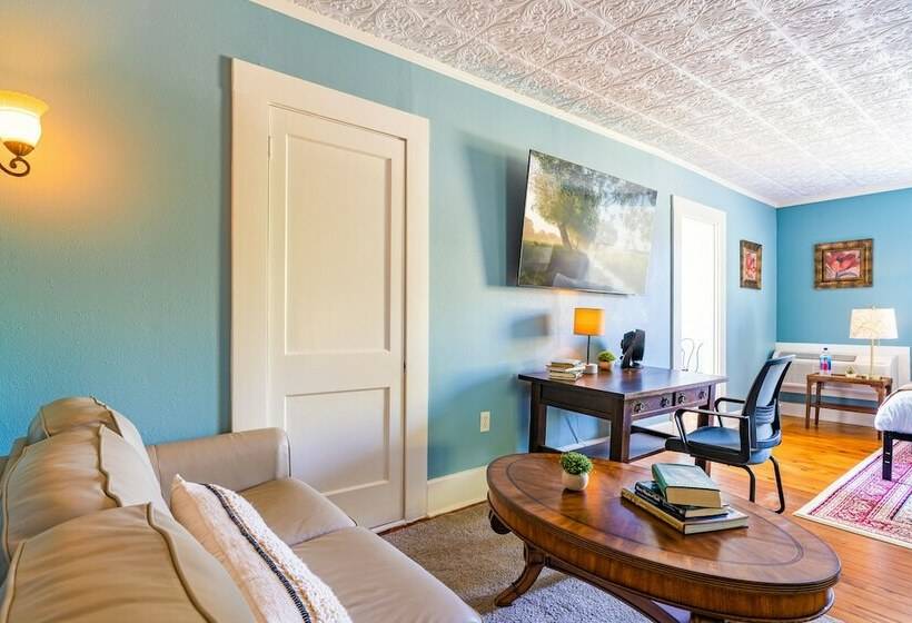 جناح, The Estate At Mount Dora