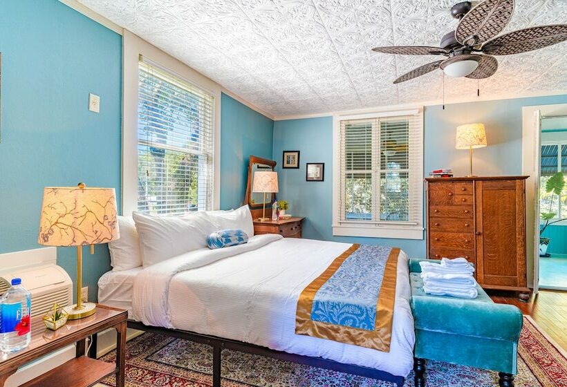 جناح, The Estate At Mount Dora