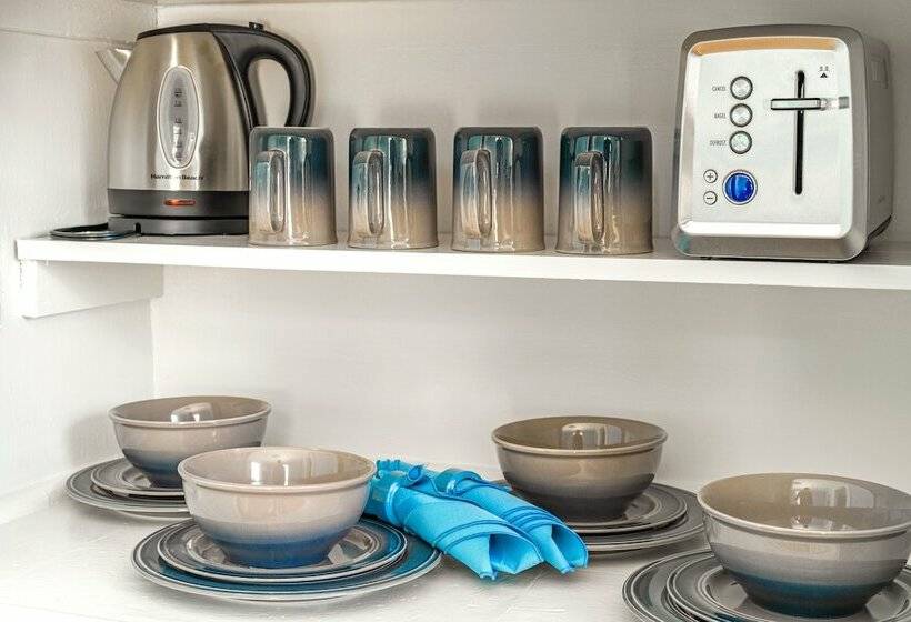 جناح, The Estate At Mount Dora