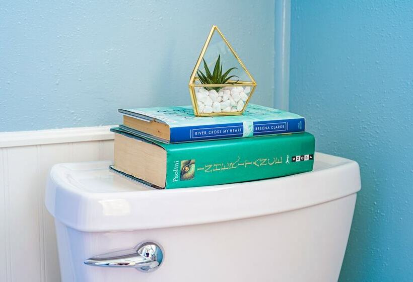 جناح, The Estate At Mount Dora