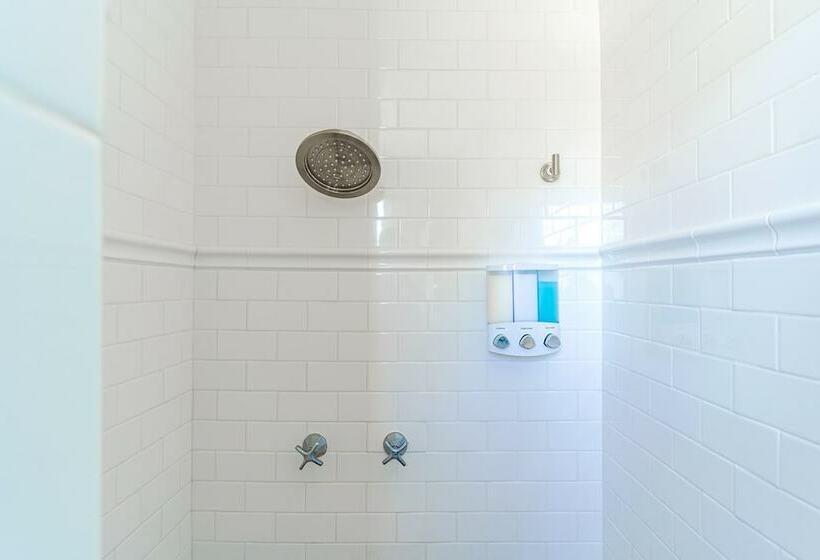 جناح, The Estate At Mount Dora