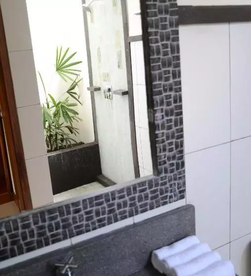 اتاق خانوادگی, Arjuna Homestay