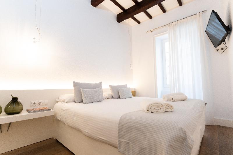 غرفة قياسية, Can Roca Nou