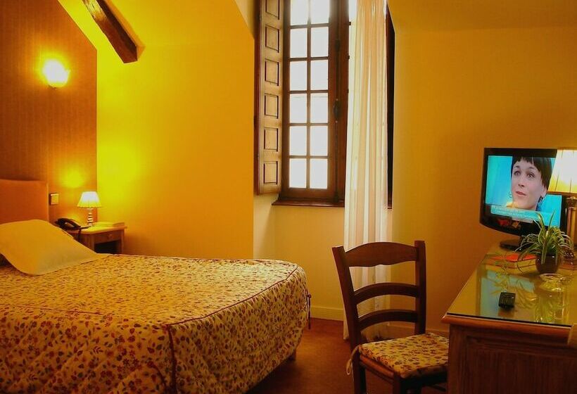 Номер Стандарт, Château La Fleunie Hôtel Et Restaurant