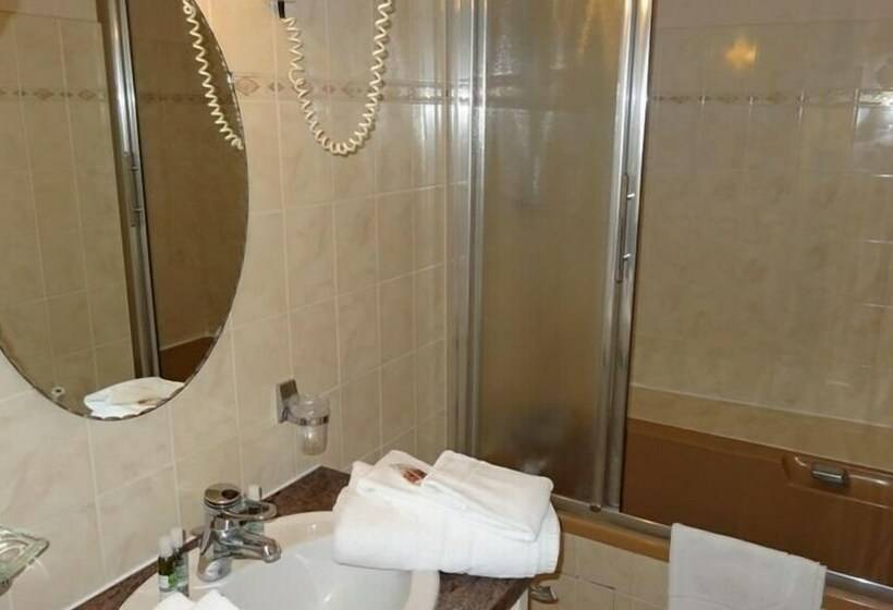 Номер Комфорт, Château La Fleunie Hôtel Et Restaurant