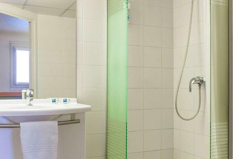Номер Стандарт Трехместный, Ibis Budget Marnelavallée Pontaultcombault