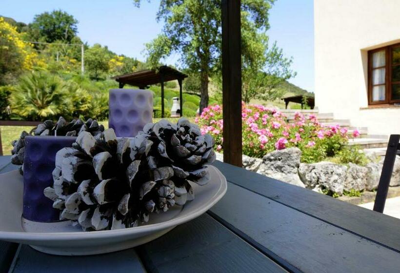 דירת חדר, La Grotta Dell'eremita