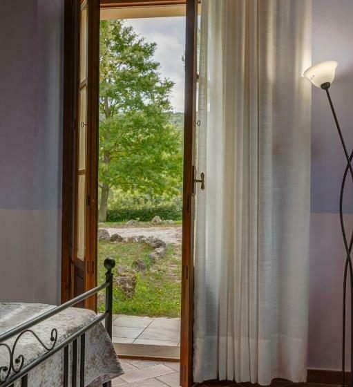 דירת חדר, La Grotta Dell'eremita