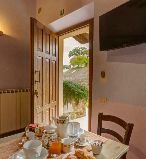 דירת חדר, La Grotta Dell'eremita