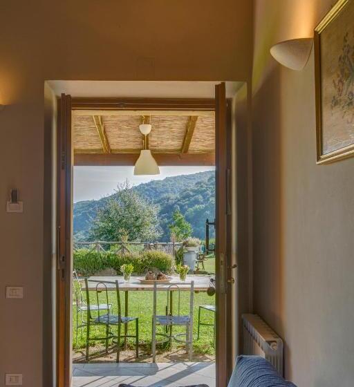 דירת חדר, La Grotta Dell'eremita