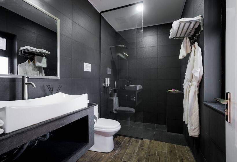 סוויטה, White Boutique Hotel & Residences