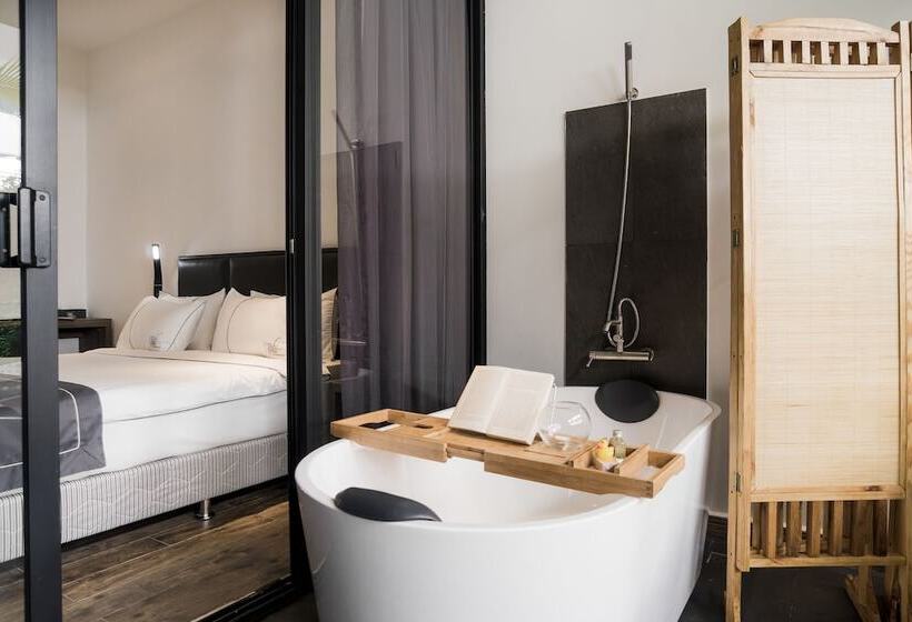 סוויטה, White Boutique Hotel & Residences