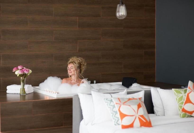 חדר דלוקס נוף לים, White Boutique Hotel & Residences