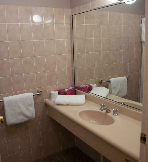 חדר קומפורט, Oxley Motel