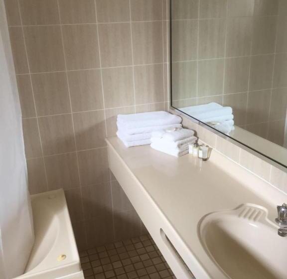 חדר אקזקיוטיב חדר קינג, Oxley Motel