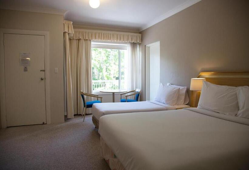 חדר אקזקיוטיב, Oxley Motel