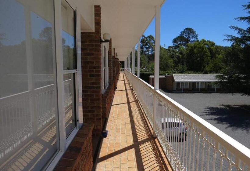 חדר אקזקיוטיב, Oxley Motel