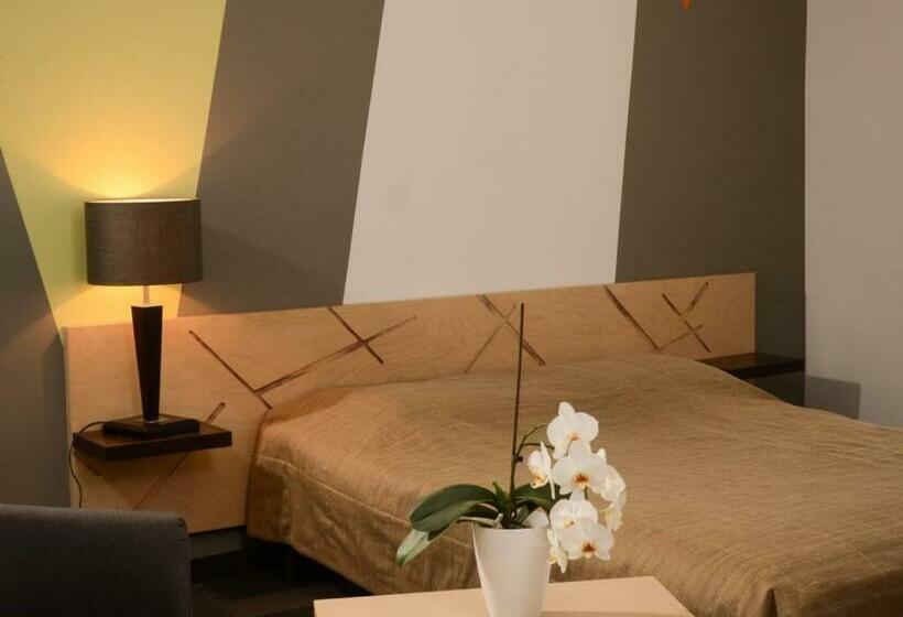 اتاق استاندارد, Mans Nams   Self Check In