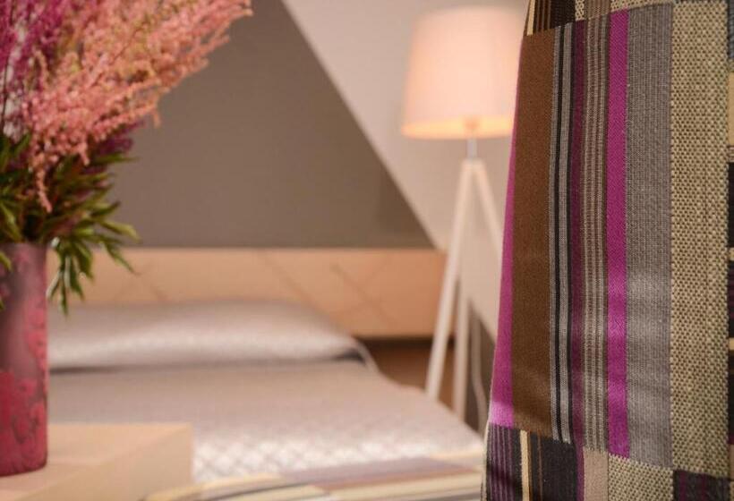 اتاق استاندارد, Mans Nams   Self Check In