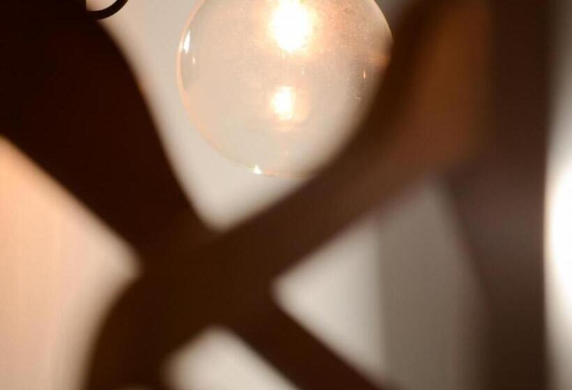 اتاق استاندارد سه نفره, Mans Nams   Self Check In