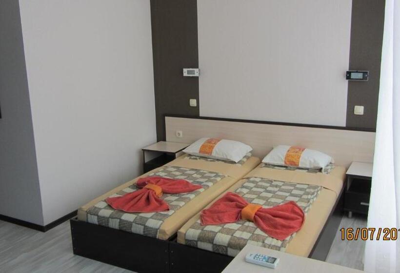 غرفة كومفورت, Excelsior Family