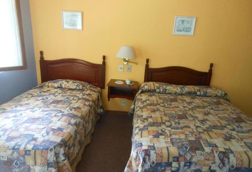 Standard Triple Room with Terrace, Viejo Molino Coroico