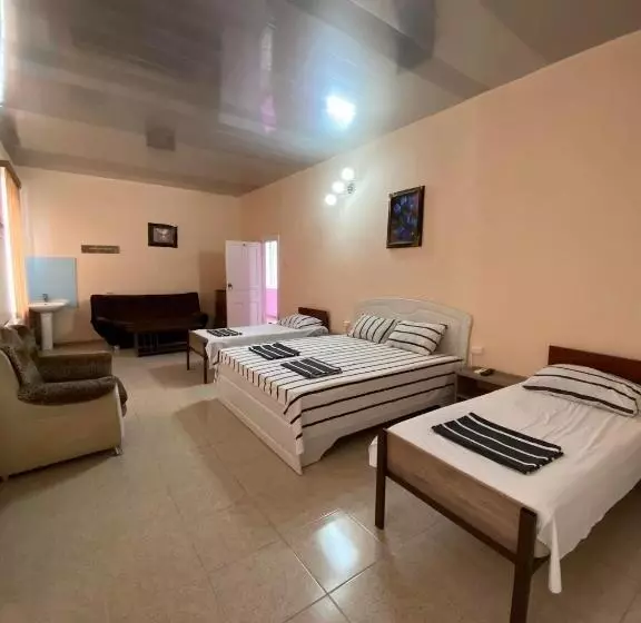 اتاق استاندارد چهار تخته, Hostel Golden Fleece