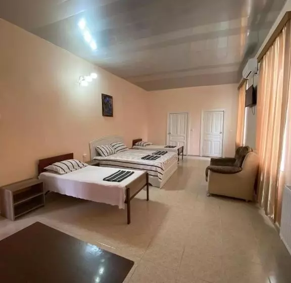 اتاق استاندارد چهار تخته, Hostel Golden Fleece