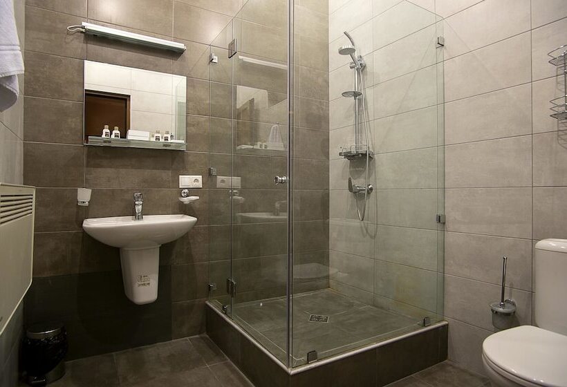 اتاق استاندارد سه نفره, Coral Boutique